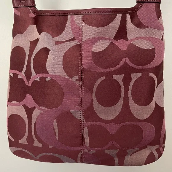 Coach Signature Collection crossbody purse - Picture 6 of 6